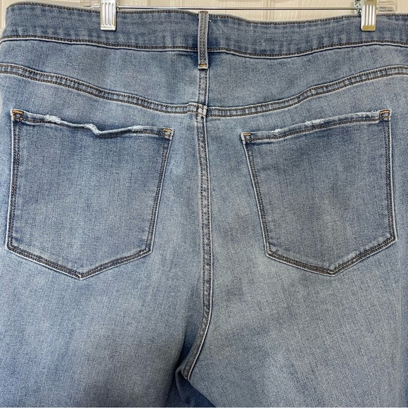 Old Navy Pop Icon Skinny Jeans in Classic Blue - Picture 4 of 6